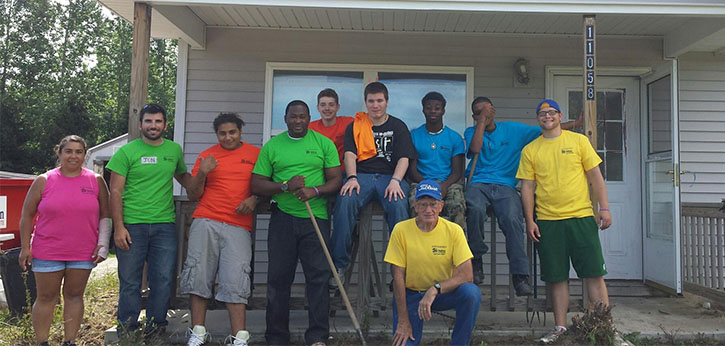 A group of Right Turn youth with Peckham in Lansing, Mich. give back to the community.